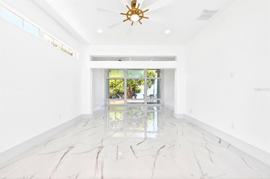 En Venta: $1,300,000 (4 camas, 4 baños, 4625 Pies cuadrados)