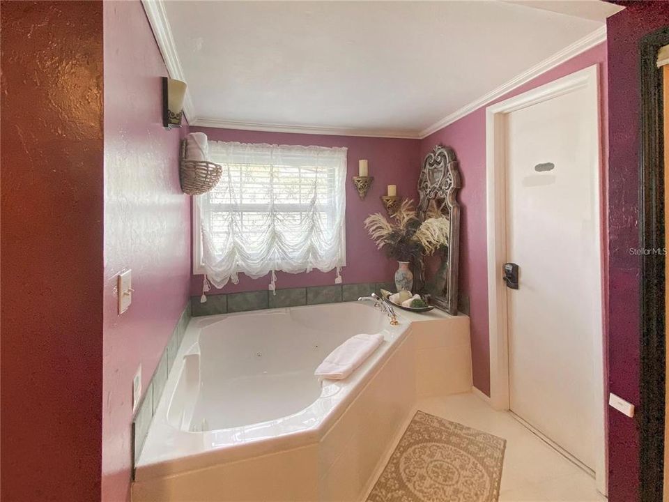 На продажу: $264,900 (4 спален, 2 ванн, 1611 Квадратных фут)