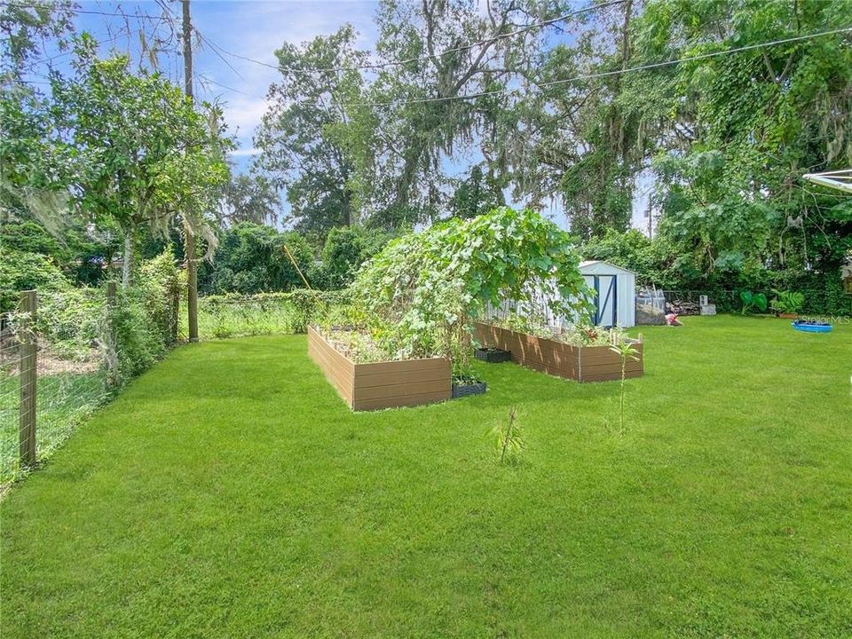 На продажу: $264,900 (4 спален, 2 ванн, 1611 Квадратных фут)