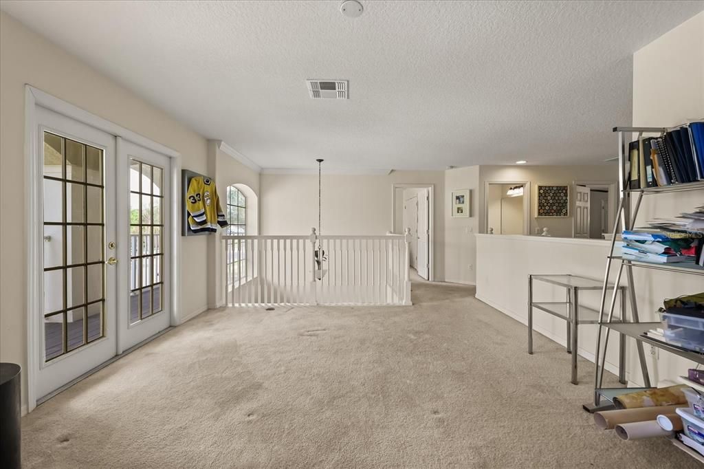 Activo con contrato: $619,900 (5 camas, 3 baños, 3758 Pies cuadrados)