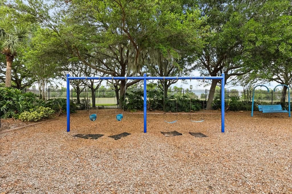 Activo con contrato: $619,900 (5 camas, 3 baños, 3758 Pies cuadrados)