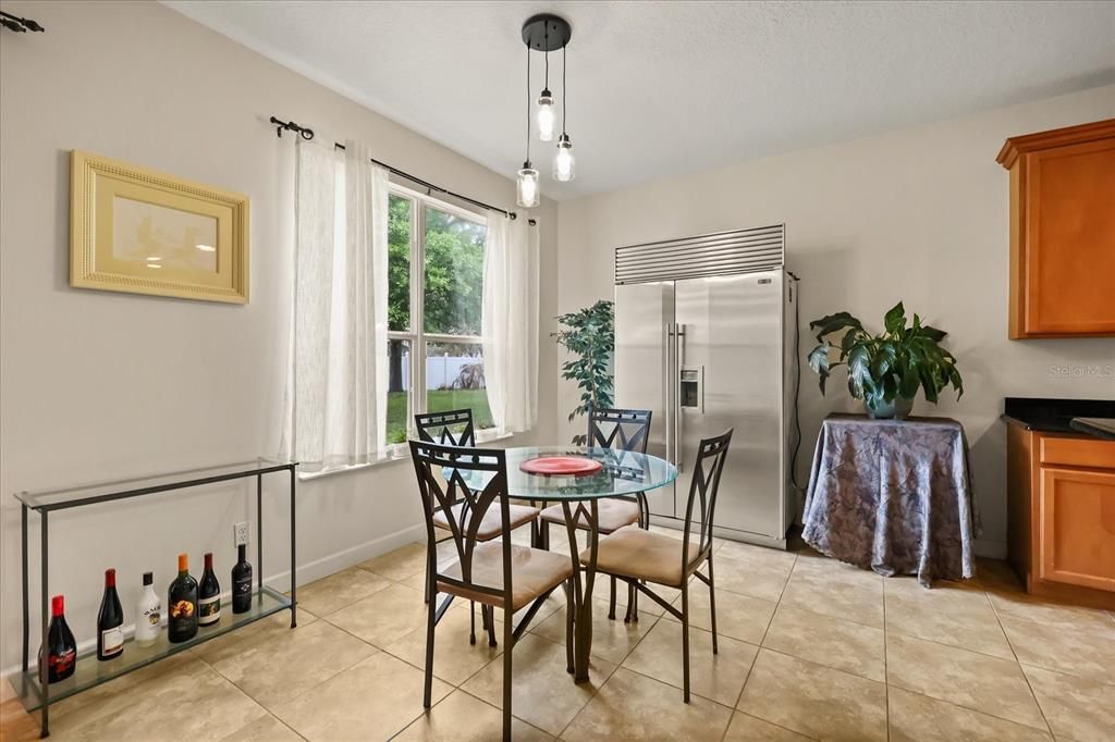 Activo con contrato: $619,900 (5 camas, 3 baños, 3758 Pies cuadrados)