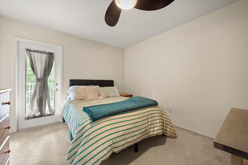 Activo con contrato: $619,900 (5 camas, 3 baños, 3758 Pies cuadrados)