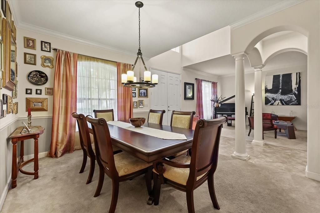 Activo con contrato: $619,900 (5 camas, 3 baños, 3758 Pies cuadrados)