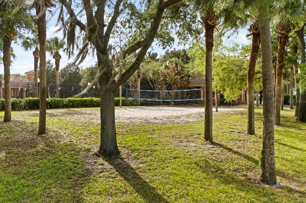 Activo con contrato: $619,900 (5 camas, 3 baños, 3758 Pies cuadrados)