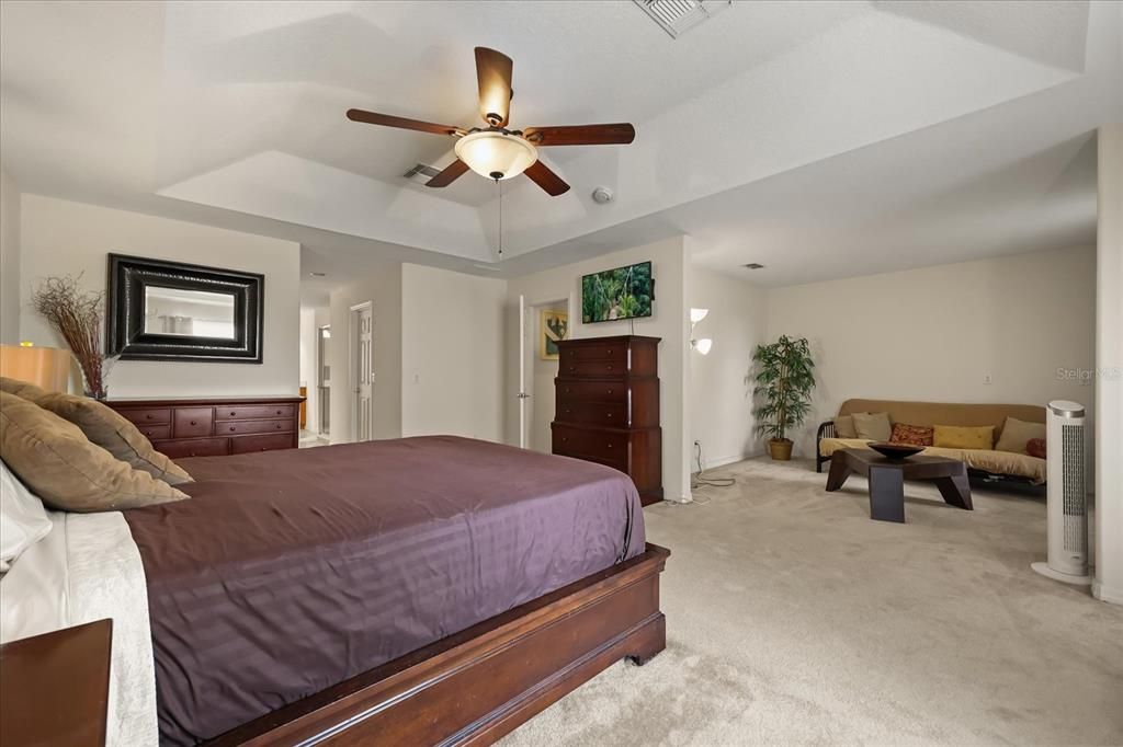 Activo con contrato: $619,900 (5 camas, 3 baños, 3758 Pies cuadrados)