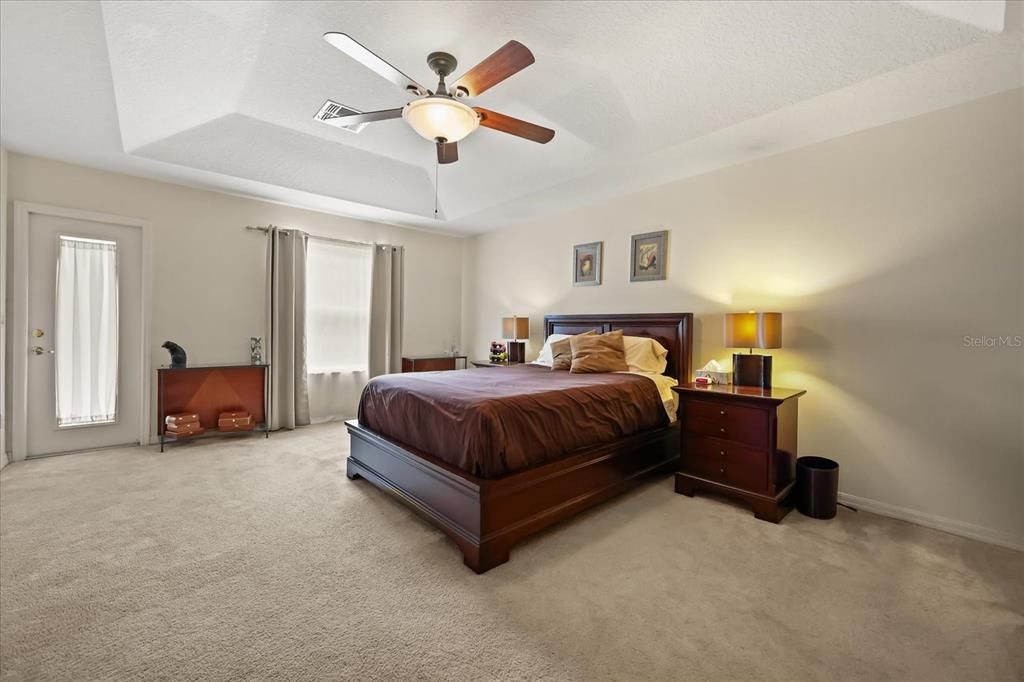 Activo con contrato: $619,900 (5 camas, 3 baños, 3758 Pies cuadrados)