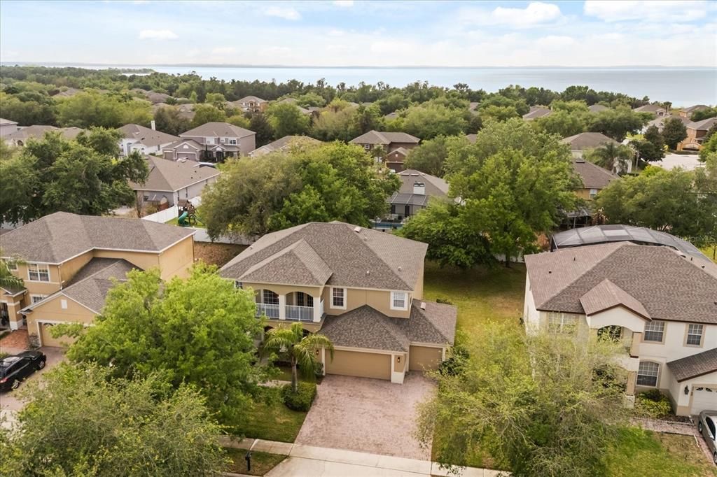 Activo con contrato: $619,900 (5 camas, 3 baños, 3758 Pies cuadrados)