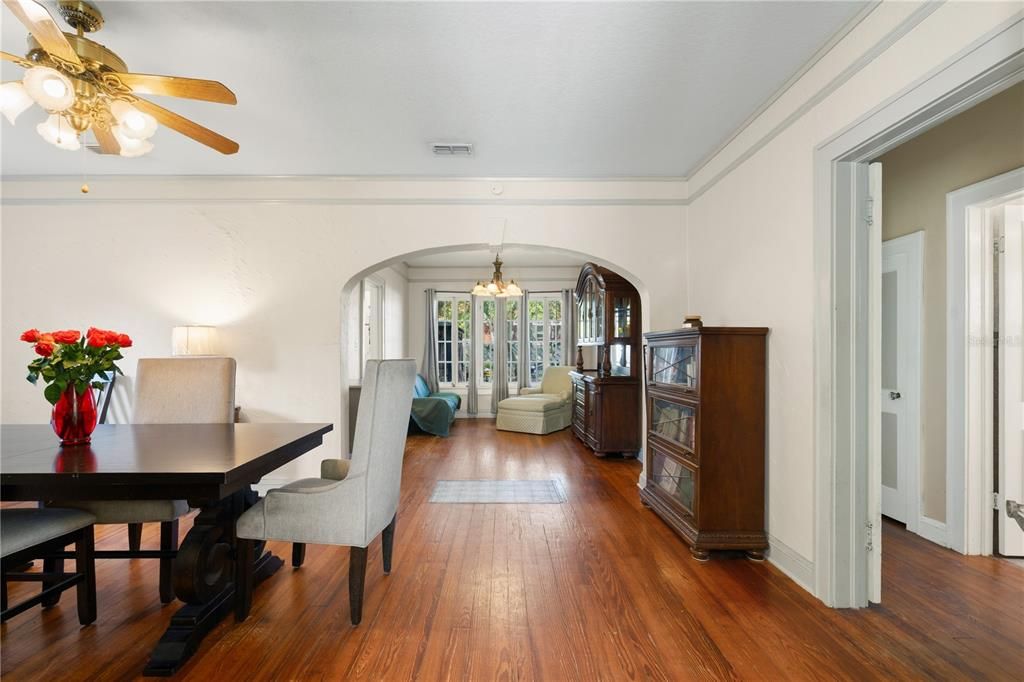 Activo con contrato: $240,000 (2 camas, 2 baños, 1636 Pies cuadrados)