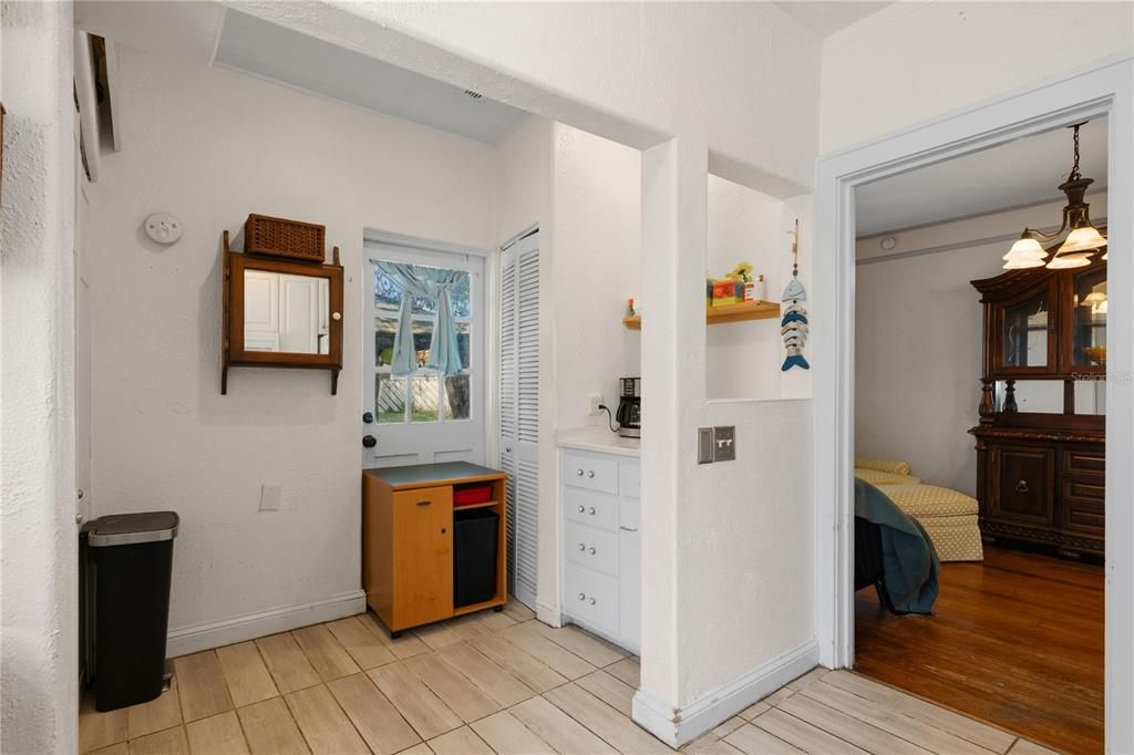 Activo con contrato: $240,000 (2 camas, 2 baños, 1636 Pies cuadrados)