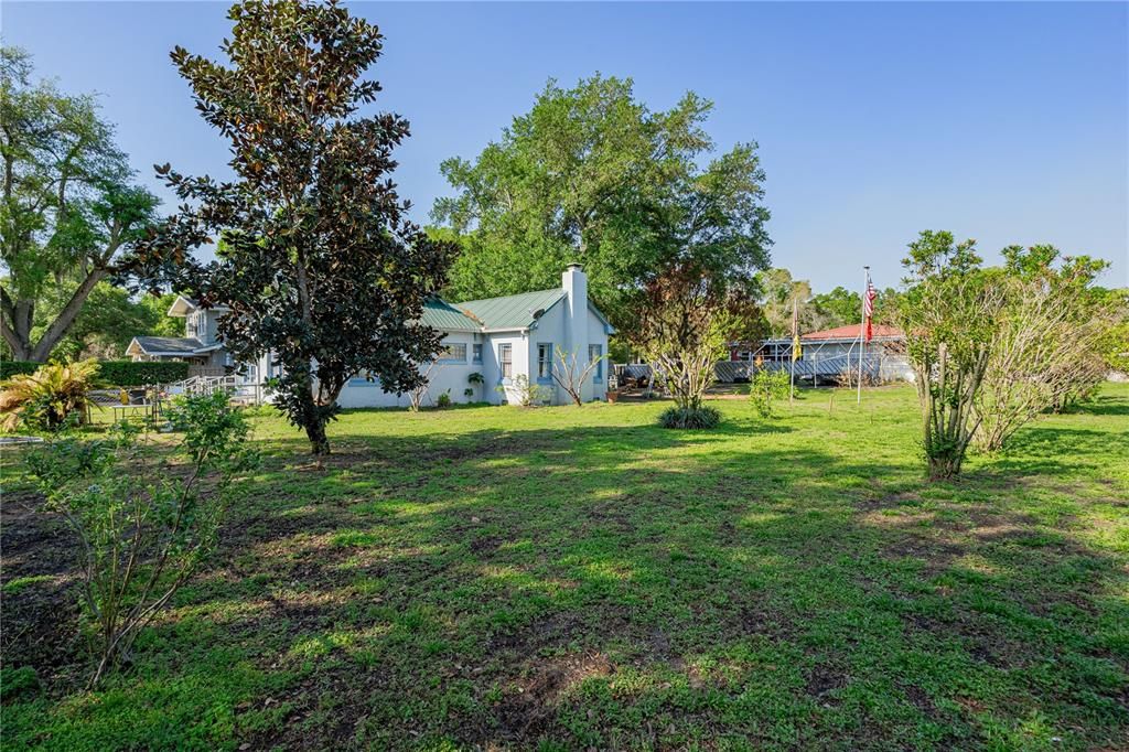 Activo con contrato: $240,000 (2 camas, 2 baños, 1636 Pies cuadrados)