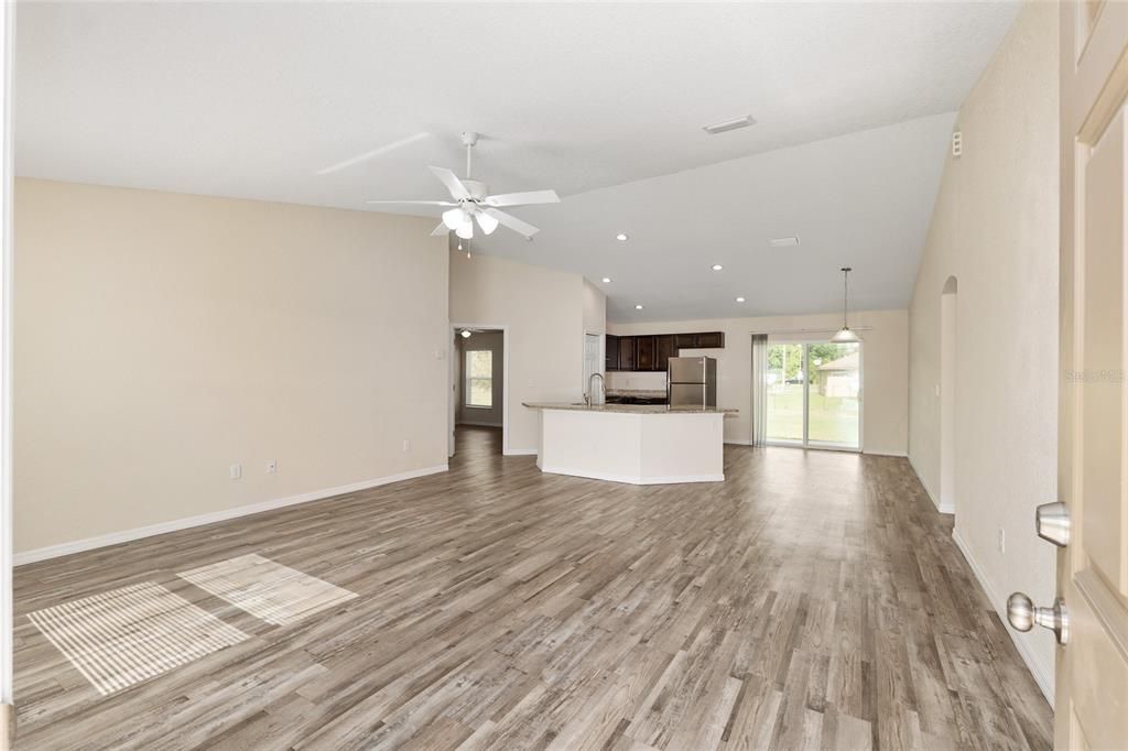 En Venta: $239,800 (3 camas, 2 baños, 1340 Pies cuadrados)