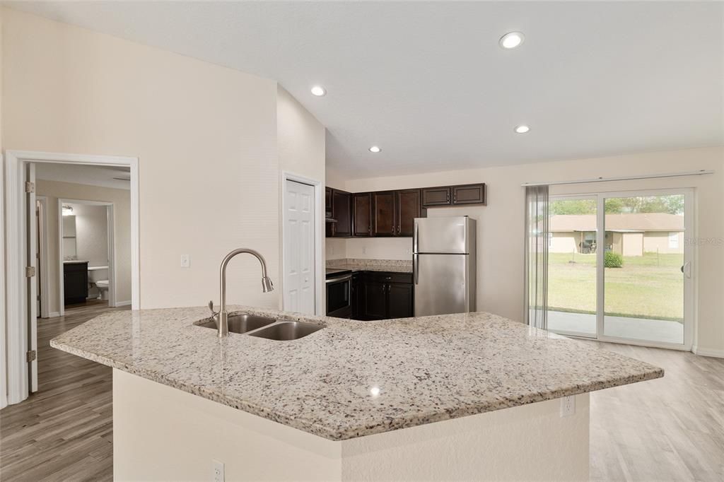 En Venta: $239,800 (3 camas, 2 baños, 1340 Pies cuadrados)