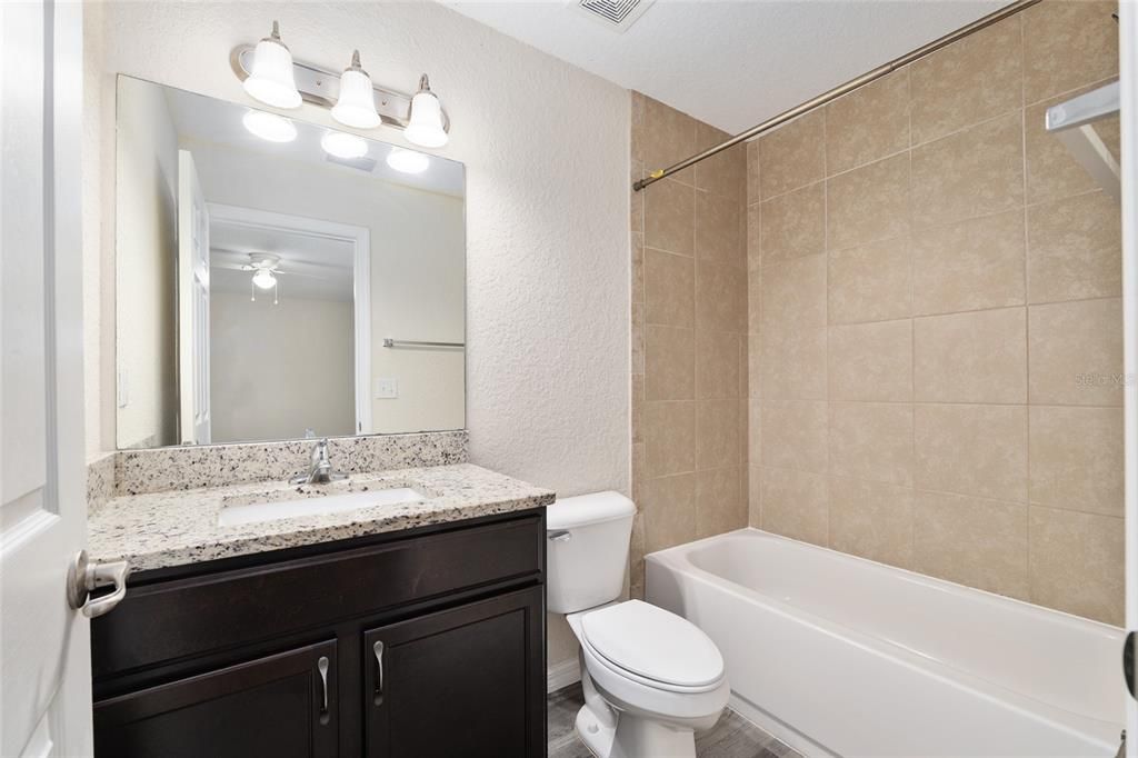 En Venta: $239,800 (3 camas, 2 baños, 1340 Pies cuadrados)