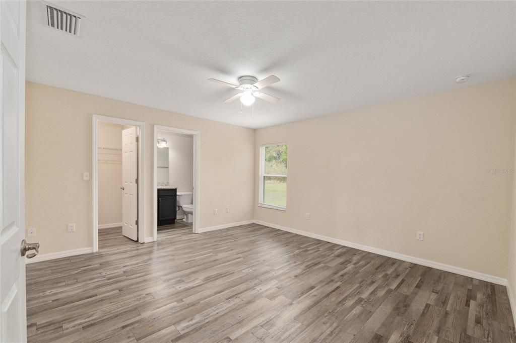 En Venta: $239,800 (3 camas, 2 baños, 1340 Pies cuadrados)