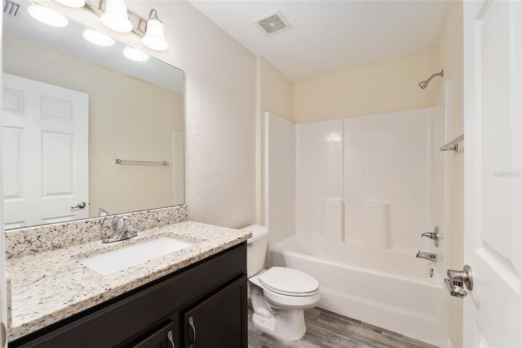 En Venta: $239,800 (3 camas, 2 baños, 1340 Pies cuadrados)