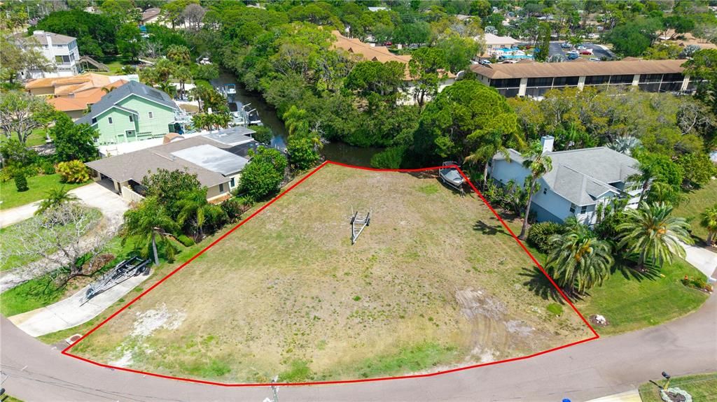 待售: $399,000 (0.32 acres)