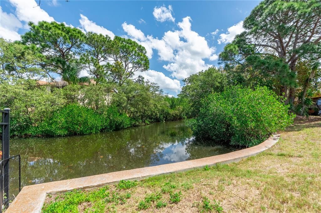 待售: $399,000 (0.32 acres)