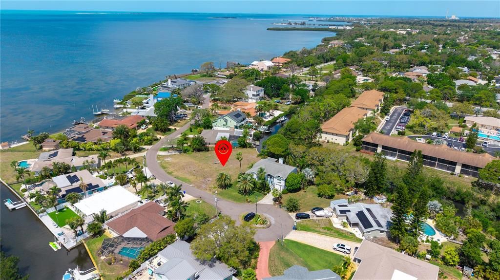 待售: $399,000 (0.32 acres)