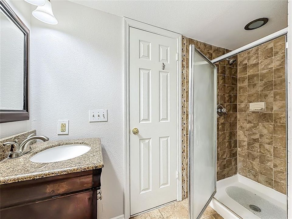 Activo con contrato: $199,900 (2 camas, 2 baños, 1075 Pies cuadrados)