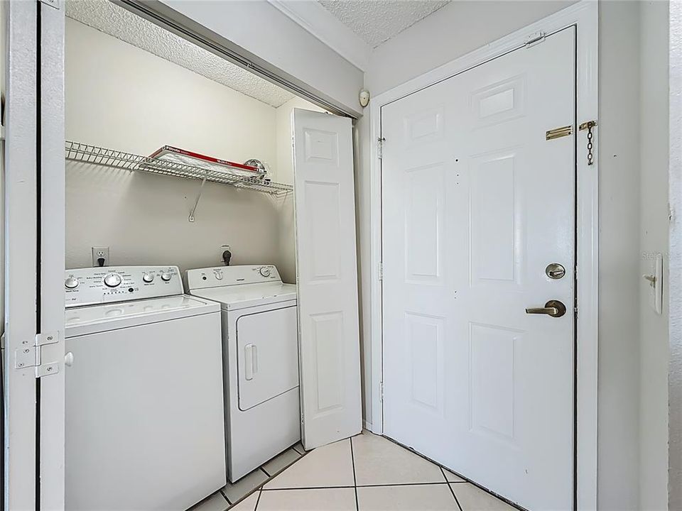 Activo con contrato: $199,900 (2 camas, 2 baños, 1075 Pies cuadrados)