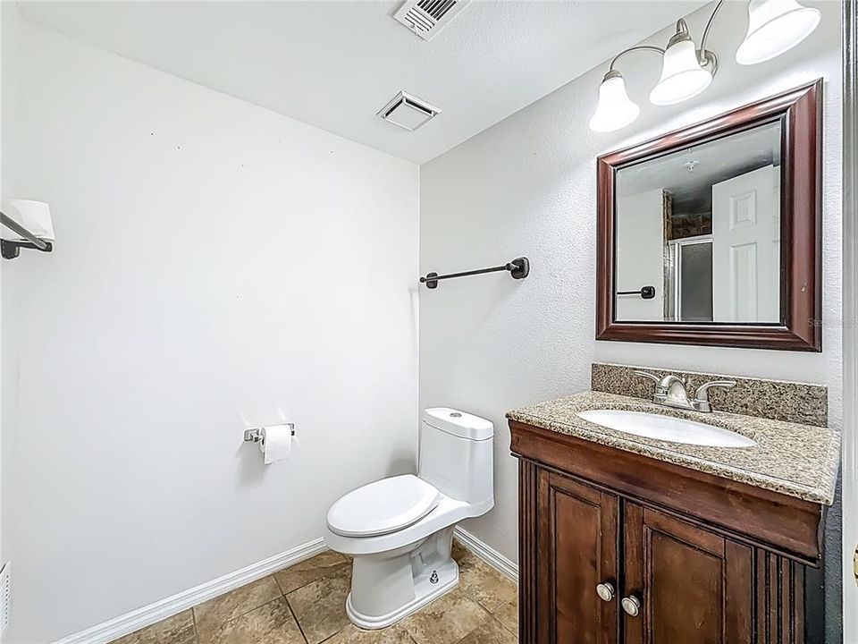 Activo con contrato: $199,900 (2 camas, 2 baños, 1075 Pies cuadrados)