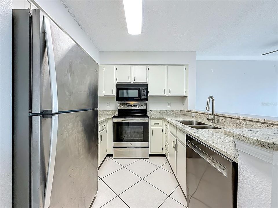 Activo con contrato: $199,900 (2 camas, 2 baños, 1075 Pies cuadrados)