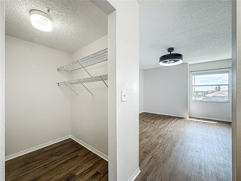 Activo con contrato: $199,900 (2 camas, 2 baños, 1075 Pies cuadrados)
