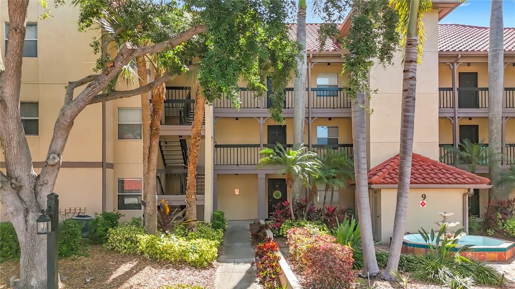 Activo con contrato: $199,900 (2 camas, 2 baños, 1075 Pies cuadrados)