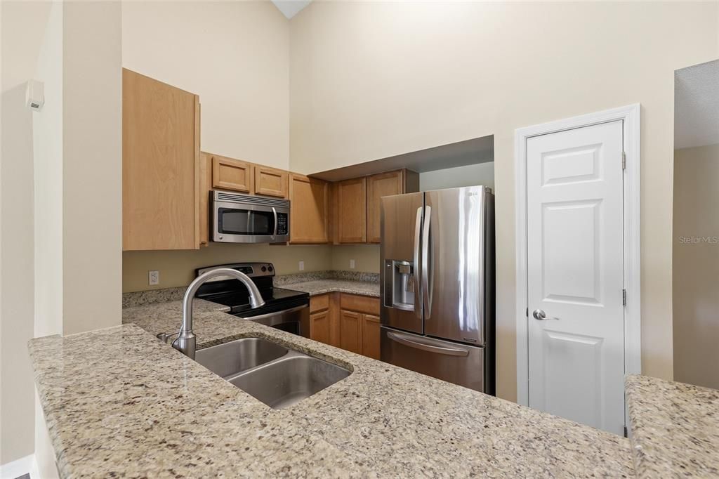 待售: $275,000 (3 贝兹, 2 浴室, 1454 平方英尺)