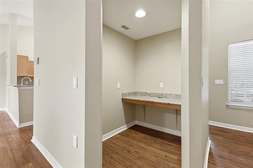 待售: $275,000 (3 贝兹, 2 浴室, 1454 平方英尺)