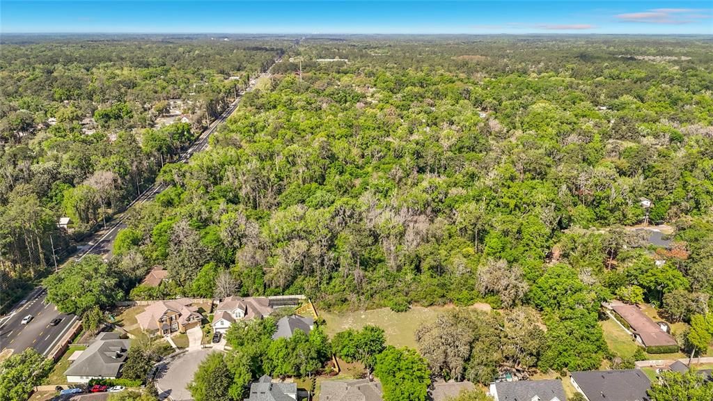 На продажу: $177,500 (0.89 acres)