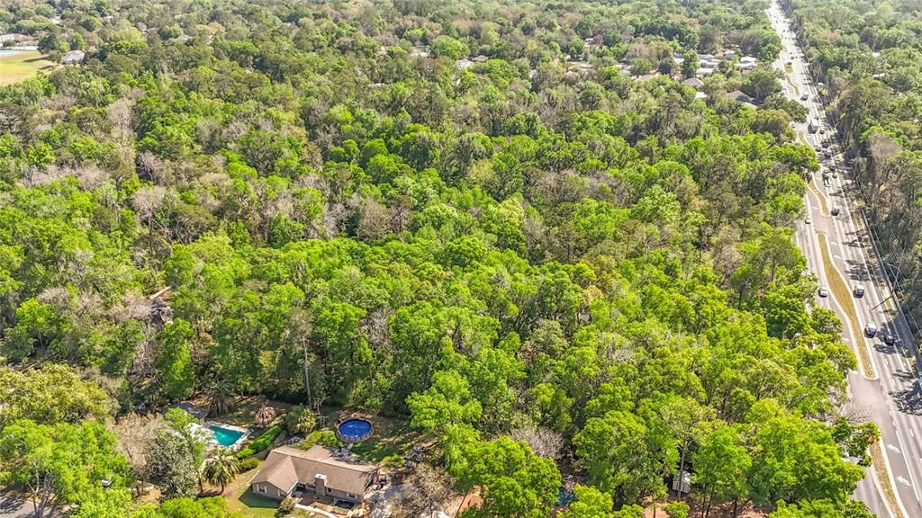 На продажу: $177,500 (0.89 acres)