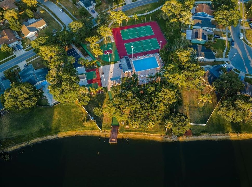 For Sale: $199,999 (2 beds, 2 baths, 900 Square Feet)