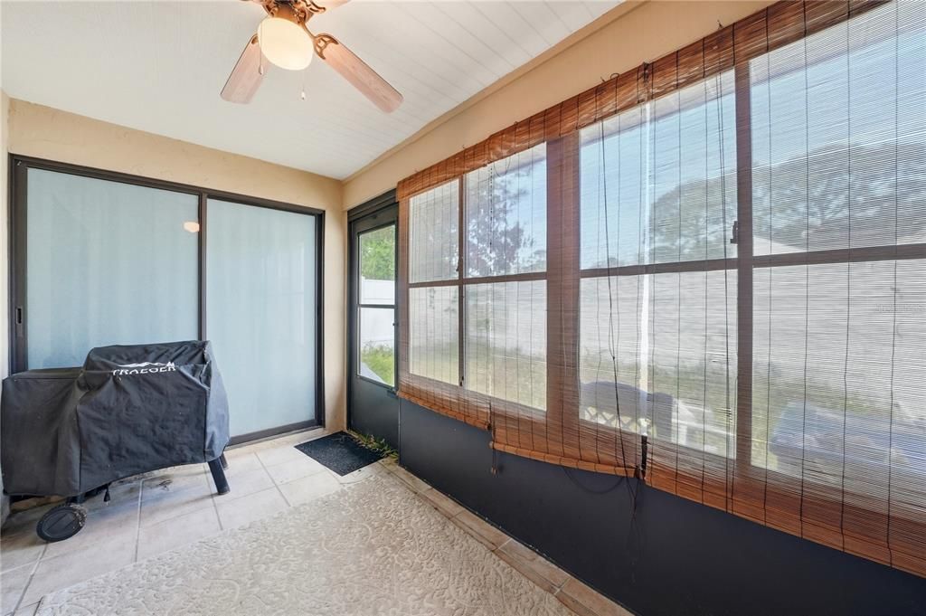 For Sale: $199,999 (2 beds, 2 baths, 900 Square Feet)