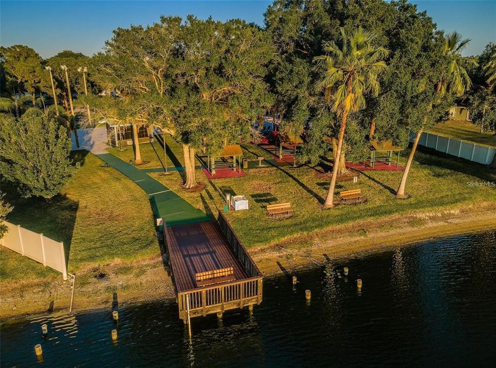 For Sale: $199,999 (2 beds, 2 baths, 900 Square Feet)