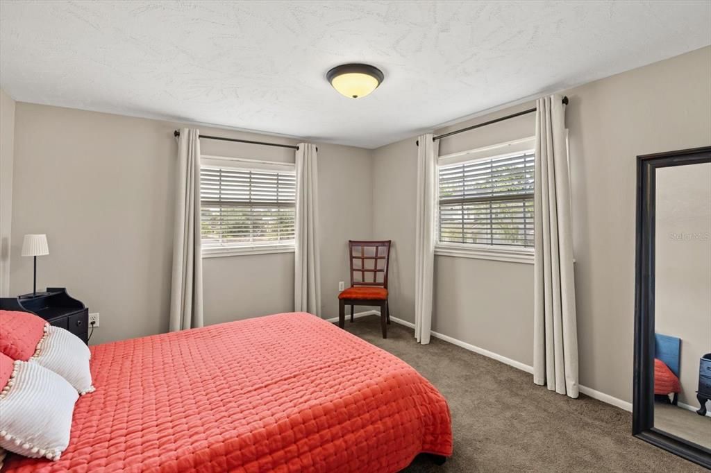 Active With Contract: $584,500 (4 beds, 4 baths, 2433 Square Feet)