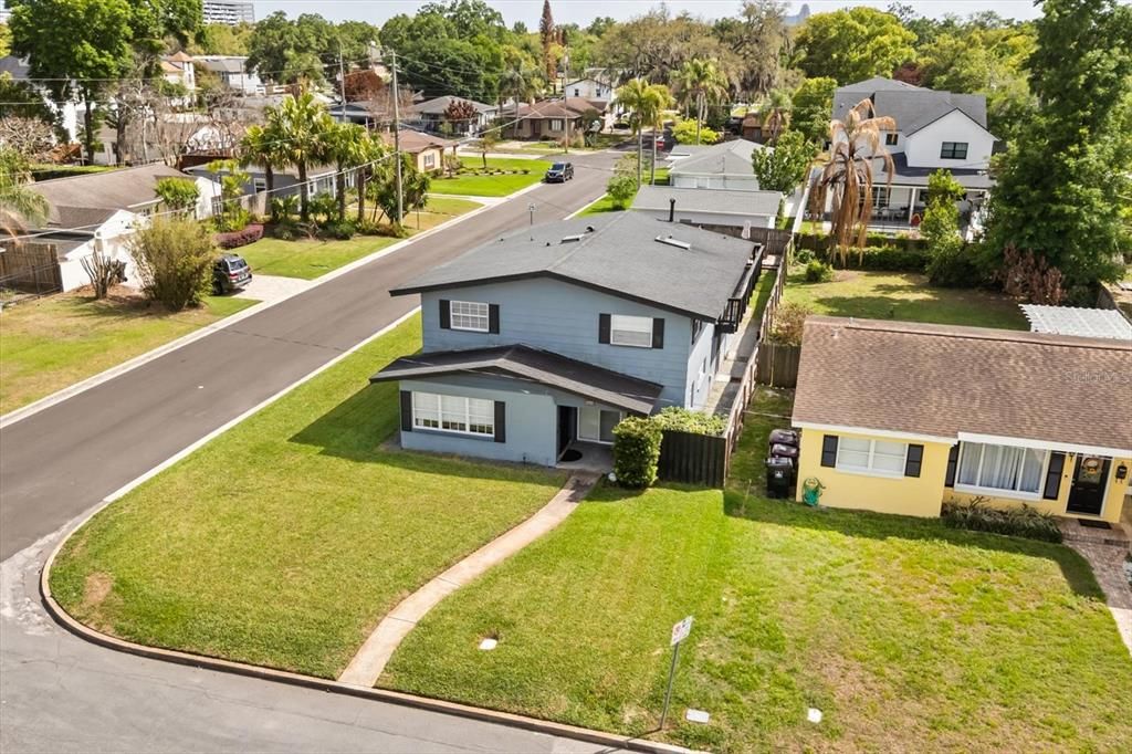 Active With Contract: $584,500 (4 beds, 4 baths, 2433 Square Feet)