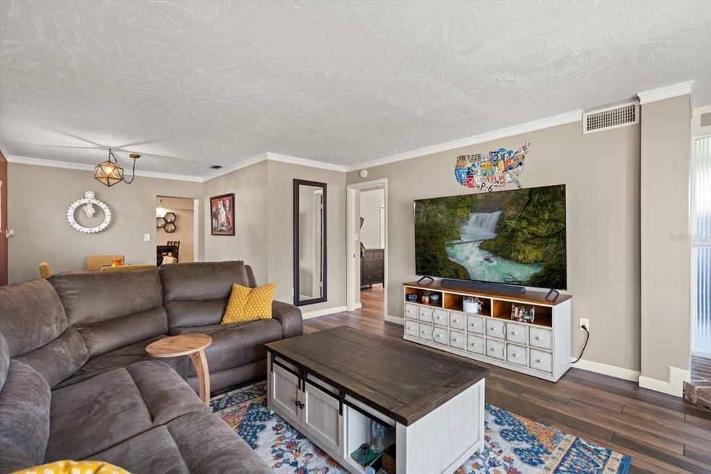 Active With Contract: $584,500 (4 beds, 4 baths, 2433 Square Feet)