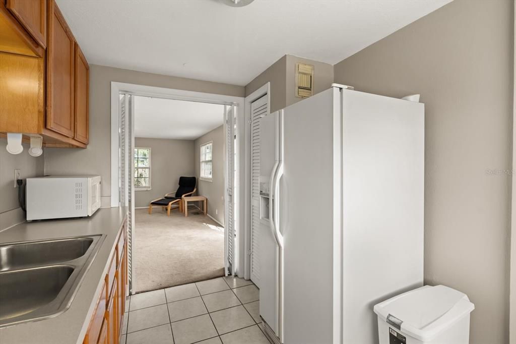 Active With Contract: $584,500 (4 beds, 4 baths, 2433 Square Feet)