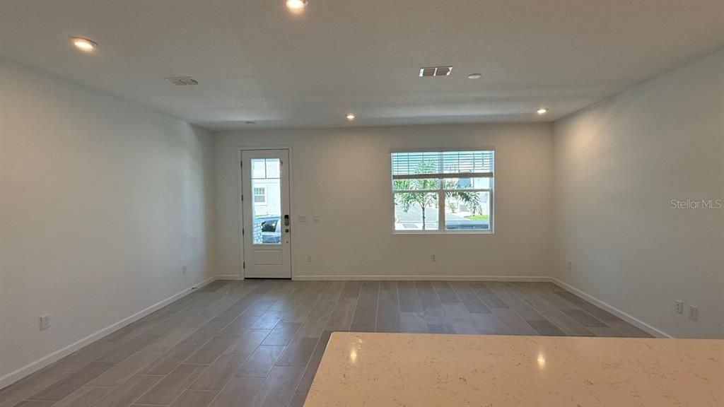 For Rent: $2,650 (3 beds, 2 baths, 1476 Square Feet)