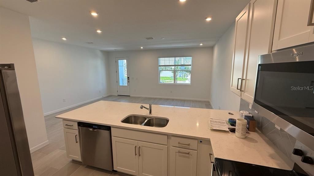 For Rent: $2,650 (3 beds, 2 baths, 1476 Square Feet)