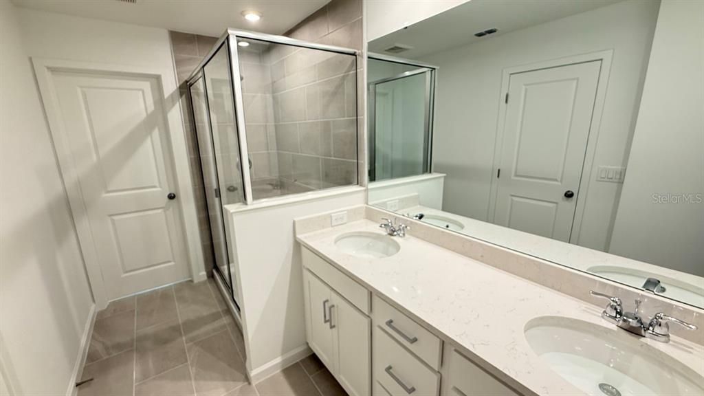 For Rent: $2,650 (3 beds, 2 baths, 1476 Square Feet)