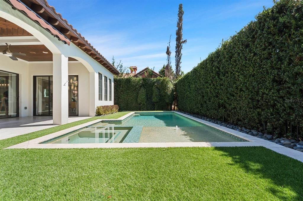 Activo con contrato: $2,195,000 (4 camas, 4 baños, 3412 Pies cuadrados)
