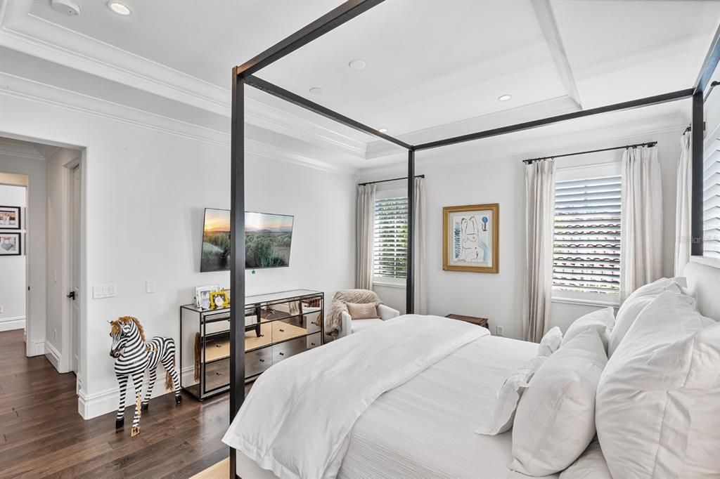 Activo con contrato: $2,195,000 (4 camas, 4 baños, 3412 Pies cuadrados)