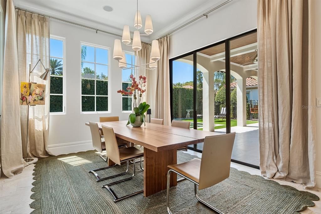 Activo con contrato: $2,195,000 (4 camas, 4 baños, 3412 Pies cuadrados)