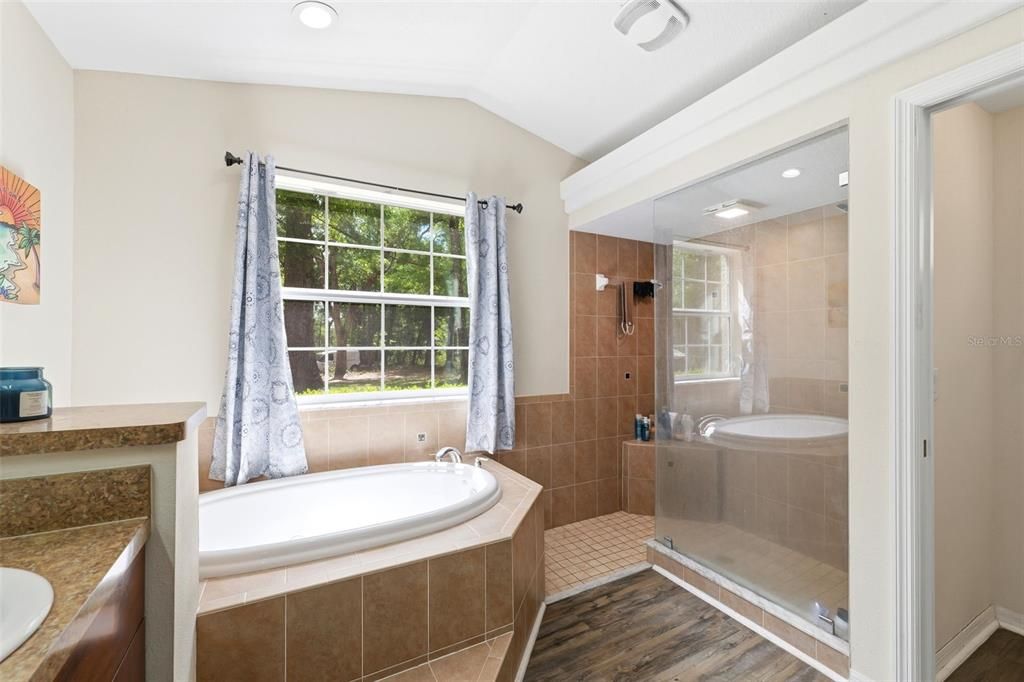 На продажу: $559,900 (3 спален, 2 ванн, 1930 Квадратных фут)