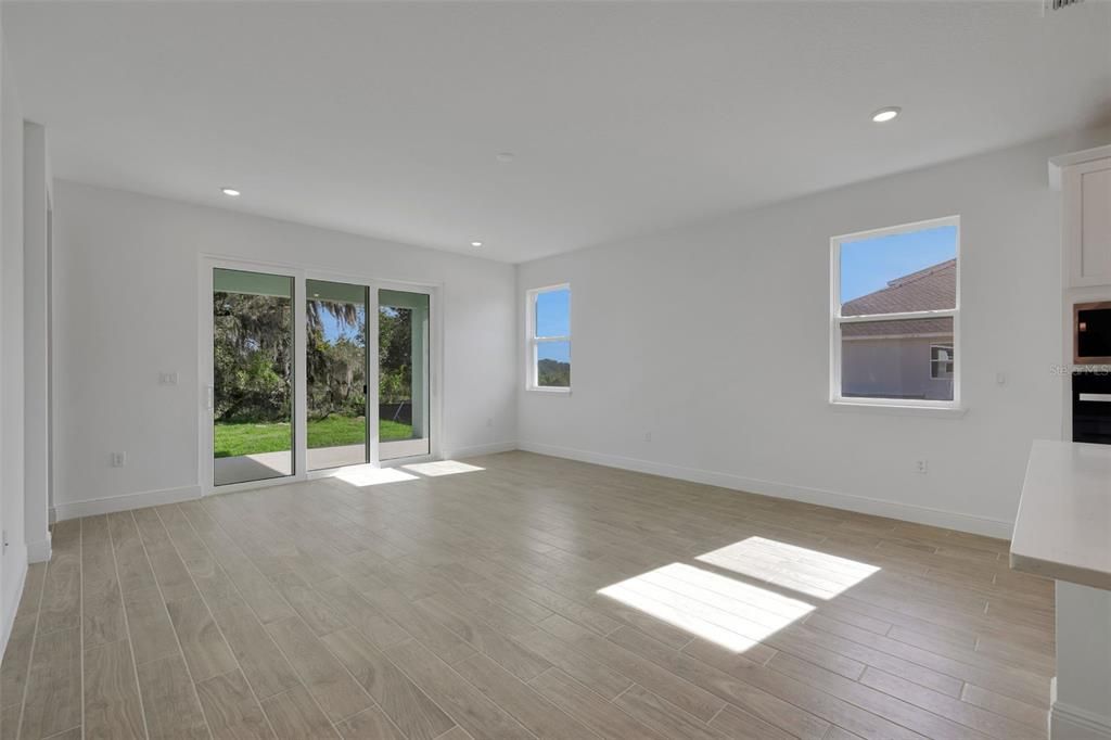 Active With Contract: $541,505 (4 beds, 4 baths, 2736 Square Feet)