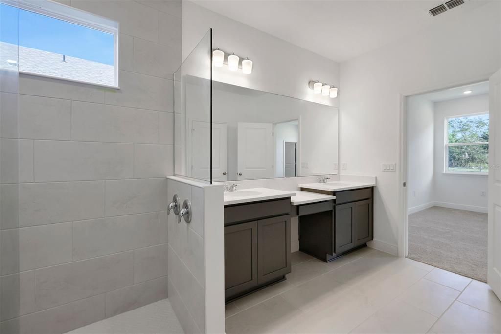 Active With Contract: $541,505 (4 beds, 4 baths, 2736 Square Feet)