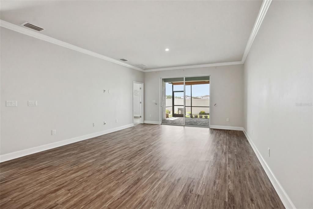 Activo con contrato: $338,000 (3 camas, 2 baños, 1532 Pies cuadrados)